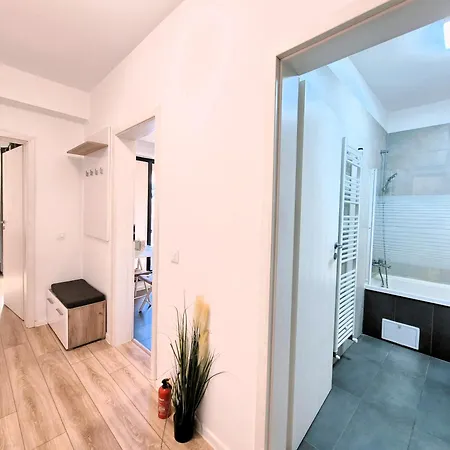 Appartement Plaza 2 *